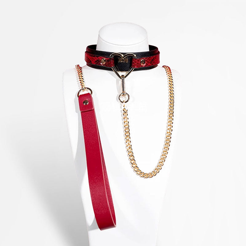 Choker with Chain Leash – Bold Snakeskin Look
